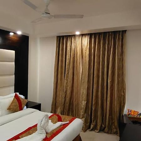 Hotel Benz International Delhi  Eksteriør billede