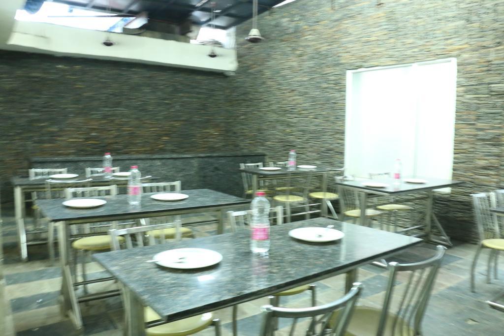 Hotel Benz International Delhi  Eksteriør billede