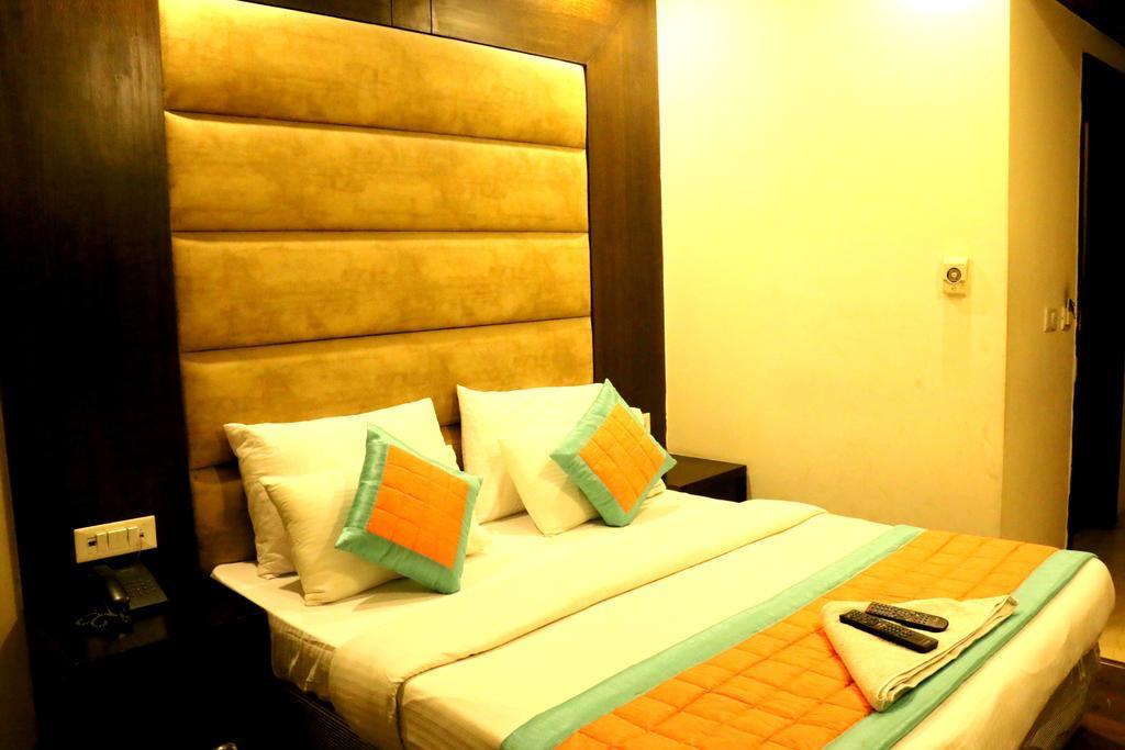 Hotel Benz International Delhi  Eksteriør billede