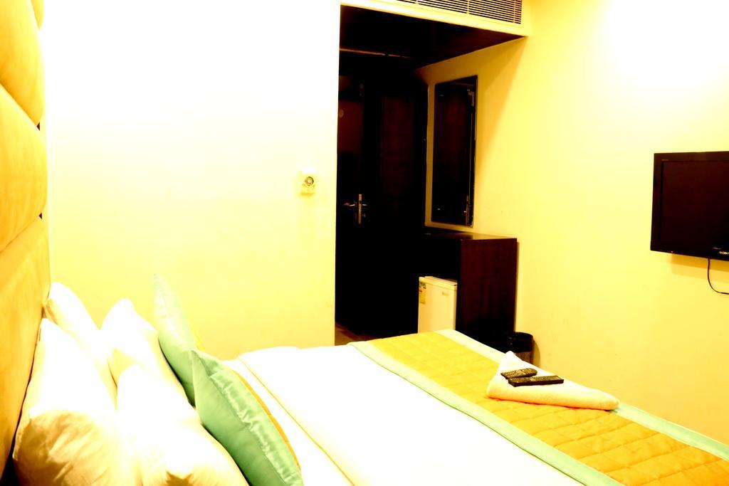 Hotel Benz International Delhi  Eksteriør billede