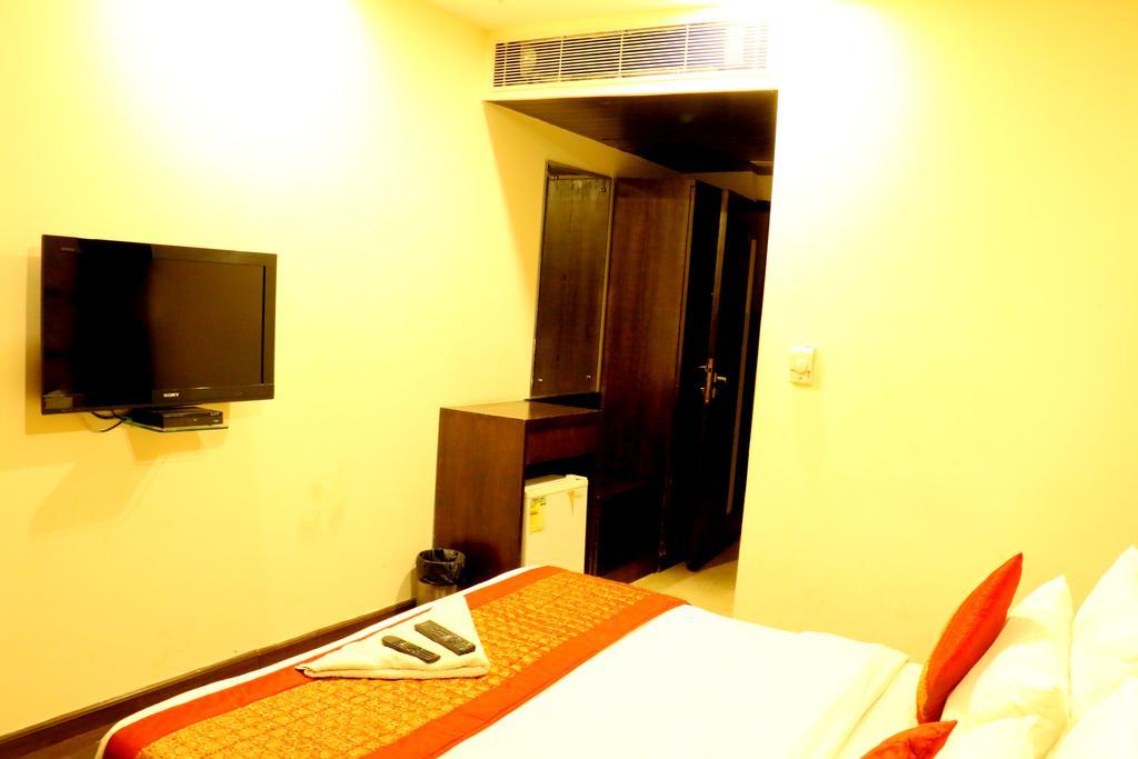 Hotel Benz International Delhi  Eksteriør billede