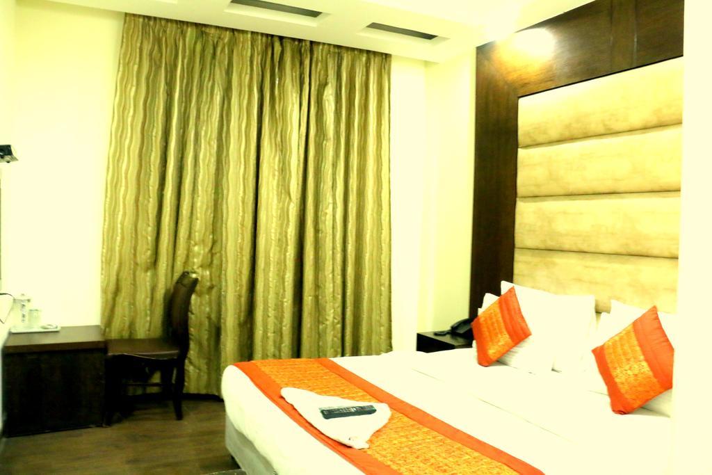 Hotel Benz International Delhi  Eksteriør billede