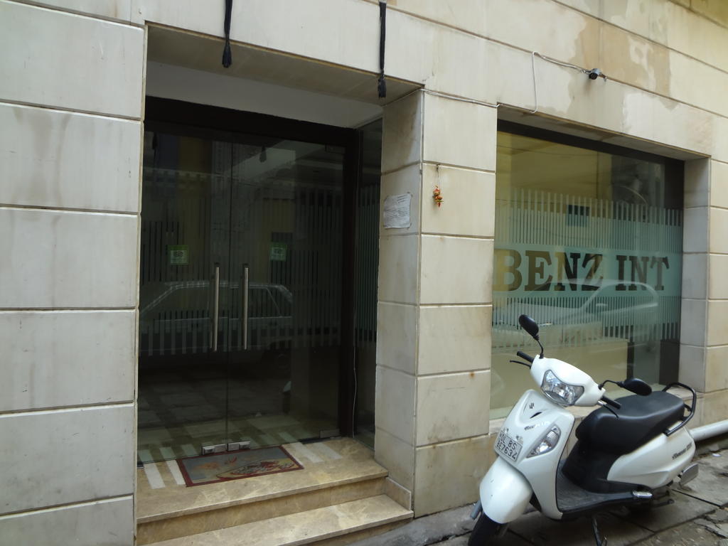 Hotel Benz International Delhi  Eksteriør billede