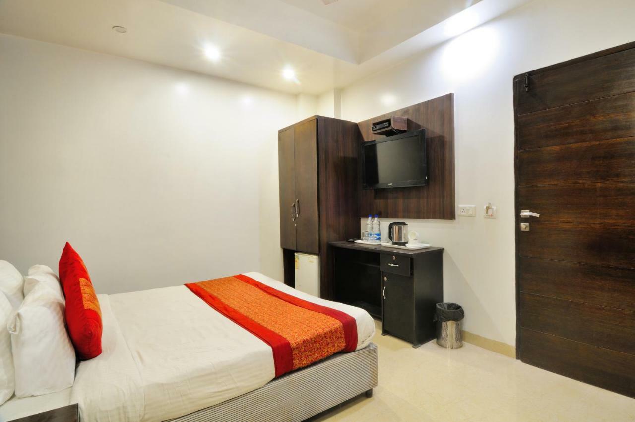 Hotel Benz International Delhi  Eksteriør billede