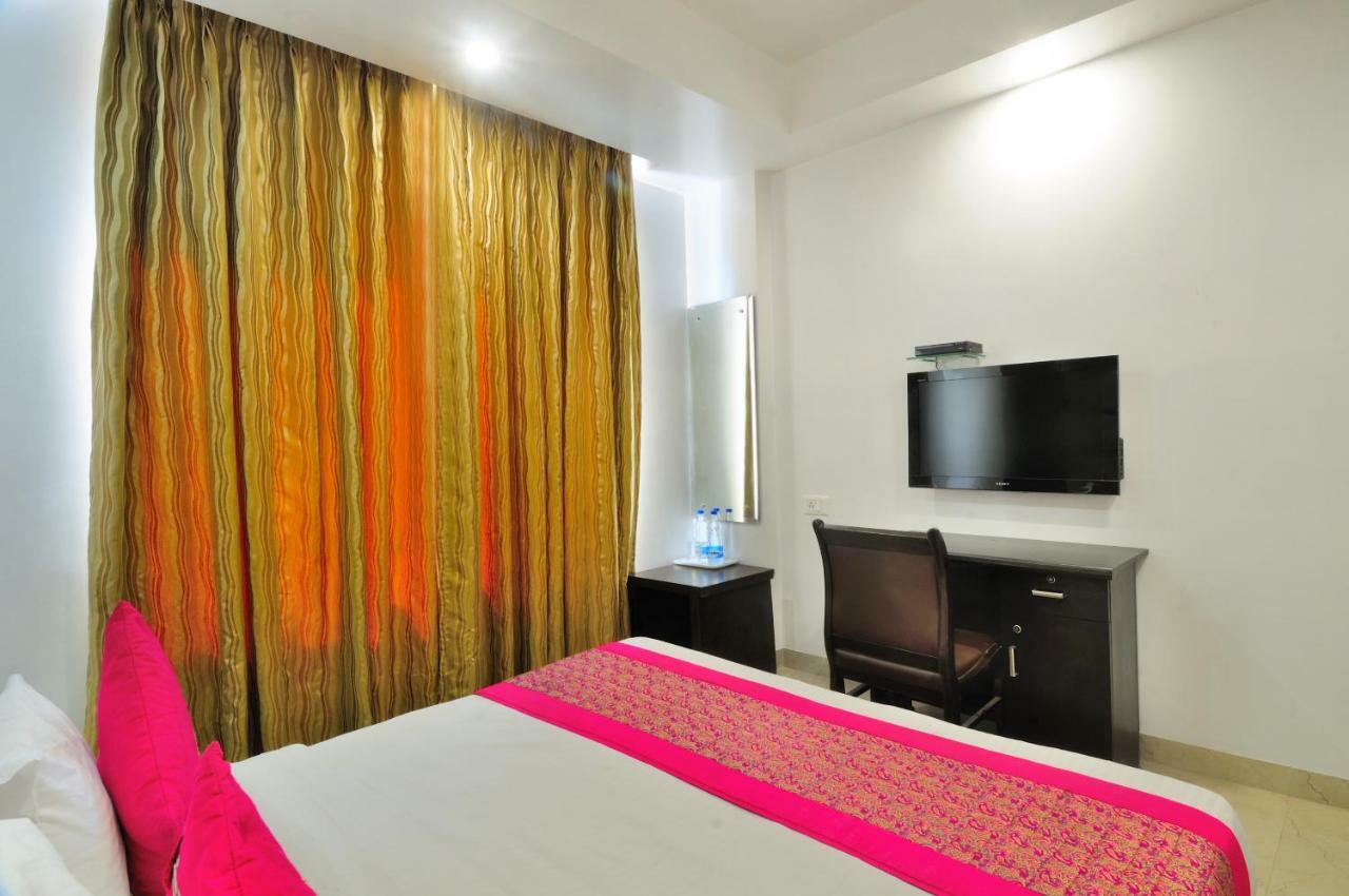 Hotel Benz International Delhi  Eksteriør billede